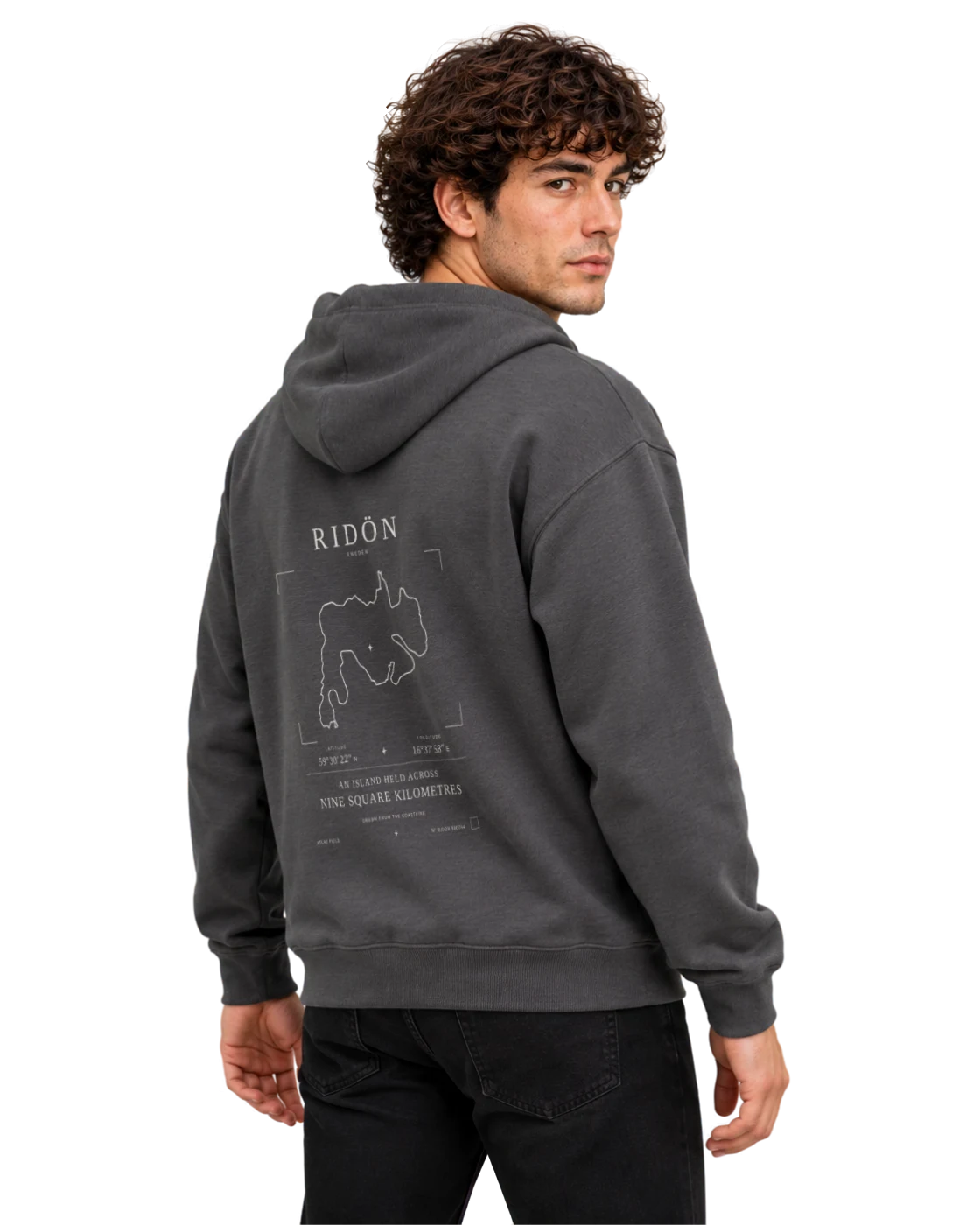 Oscar wearing the Ridön Atlas Signature