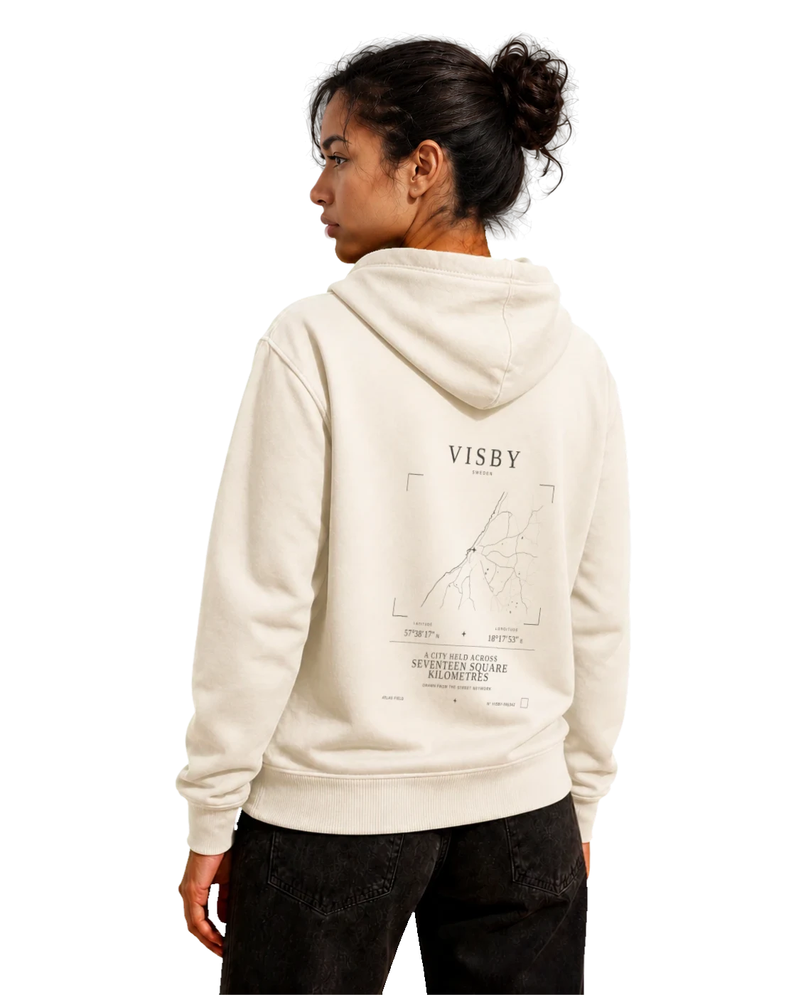 Maja wearing the Visby Atlas Signature