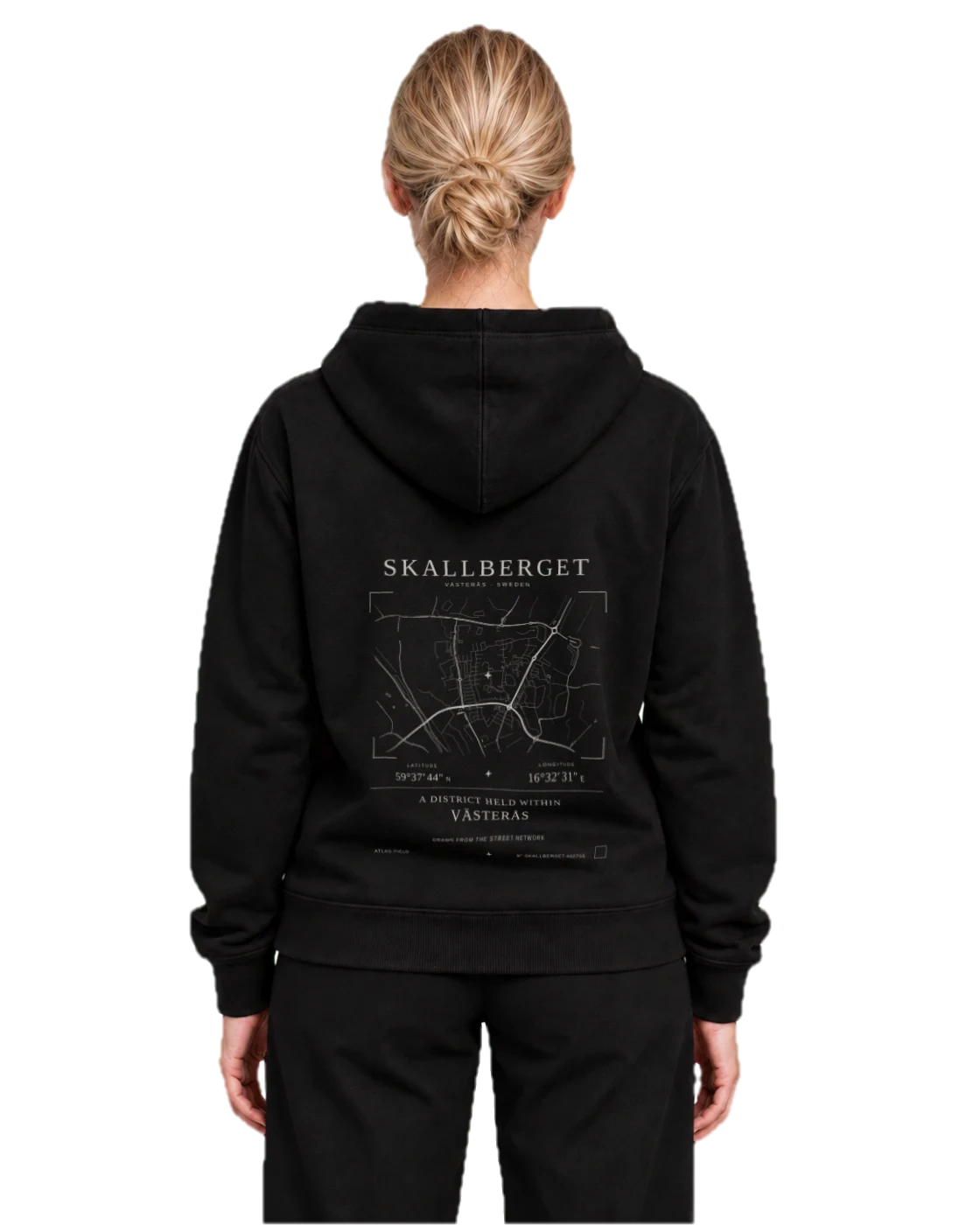 Elsa wearing the Skallberget Atlas Signature